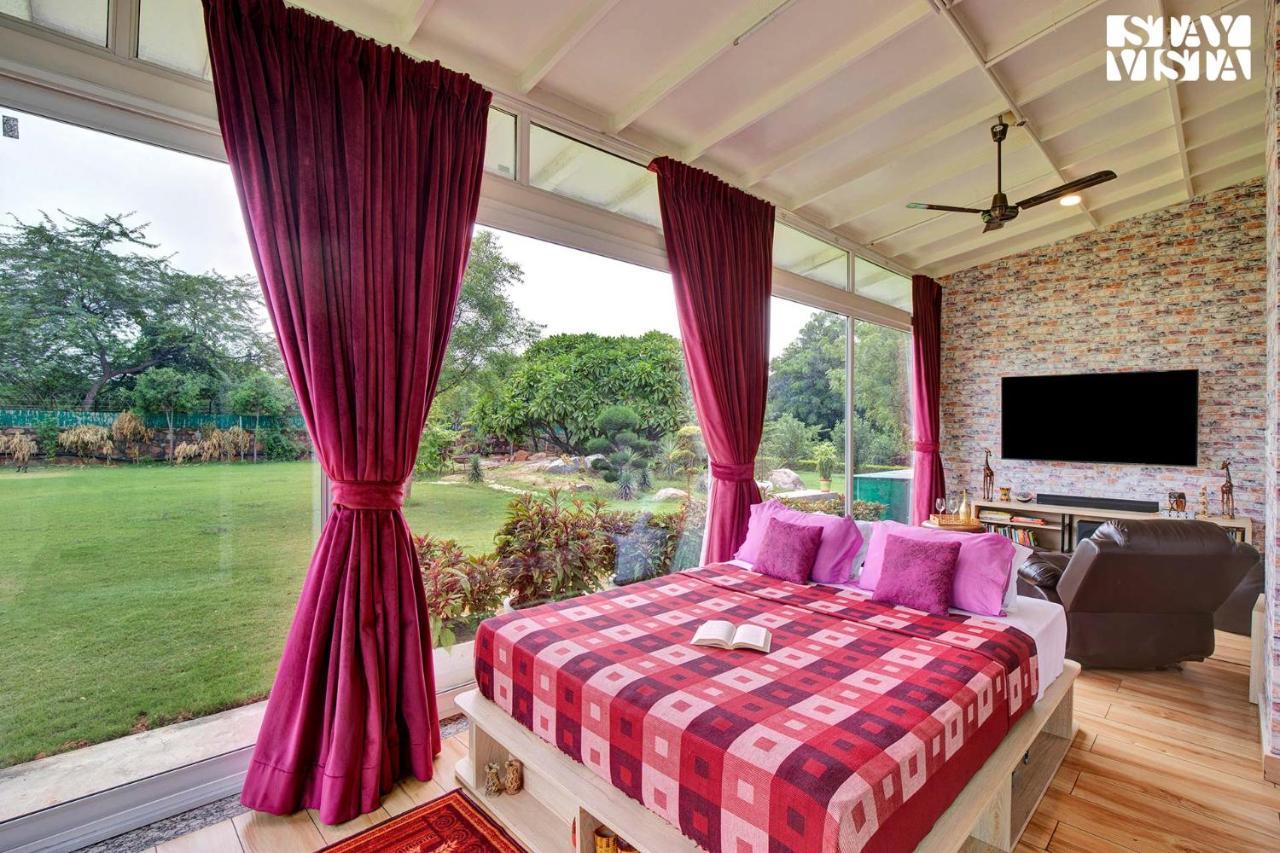 Stayvista At Idyllic Farmhouse - A Glasshouse With Outdoor Pool คูร์เคาน์ ภายนอก รูปภาพ