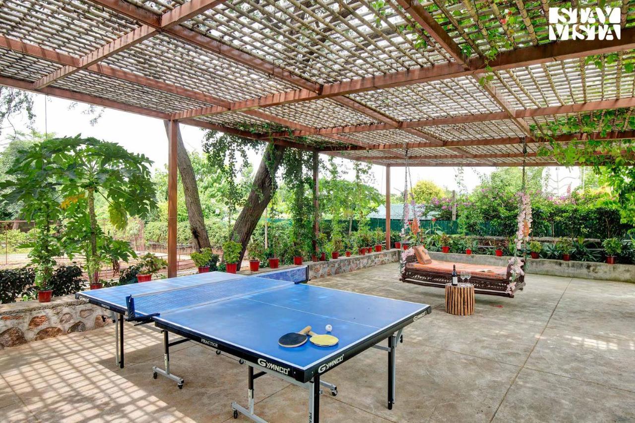 Stayvista At Idyllic Farmhouse - A Glasshouse With Outdoor Pool คูร์เคาน์ ภายนอก รูปภาพ