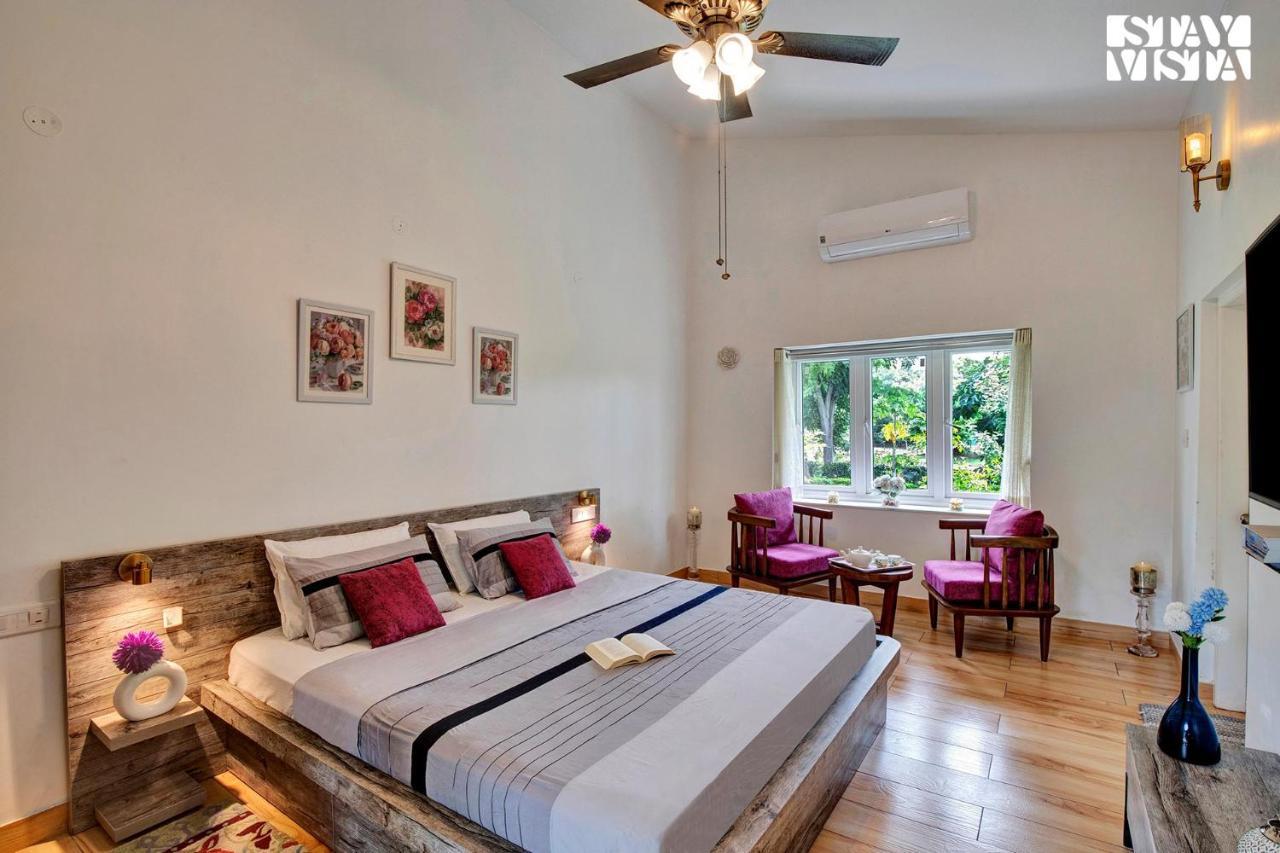 Stayvista At Idyllic Farmhouse - A Glasshouse With Outdoor Pool คูร์เคาน์ ภายนอก รูปภาพ