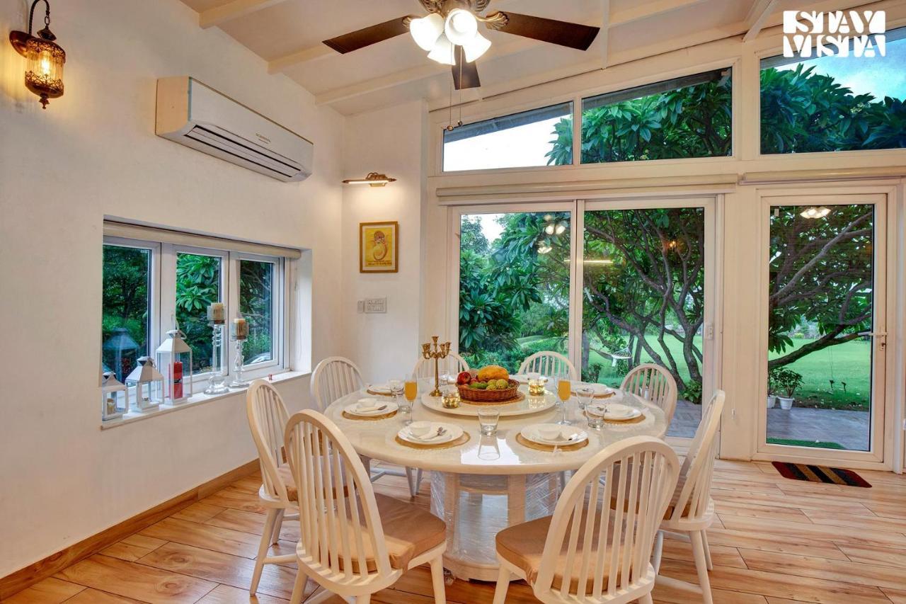 Stayvista At Idyllic Farmhouse - A Glasshouse With Outdoor Pool คูร์เคาน์ ภายนอก รูปภาพ