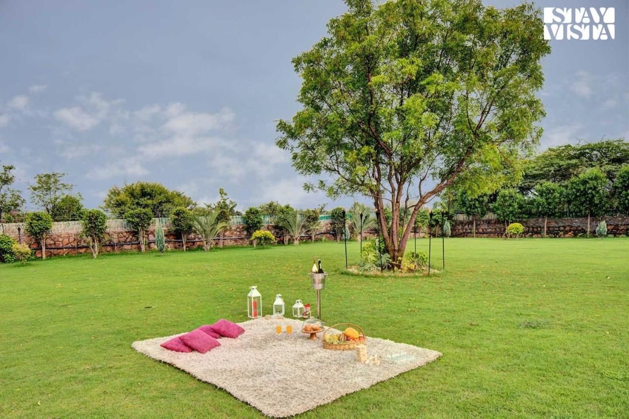 Stayvista At Idyllic Farmhouse - A Glasshouse With Outdoor Pool คูร์เคาน์ ภายนอก รูปภาพ