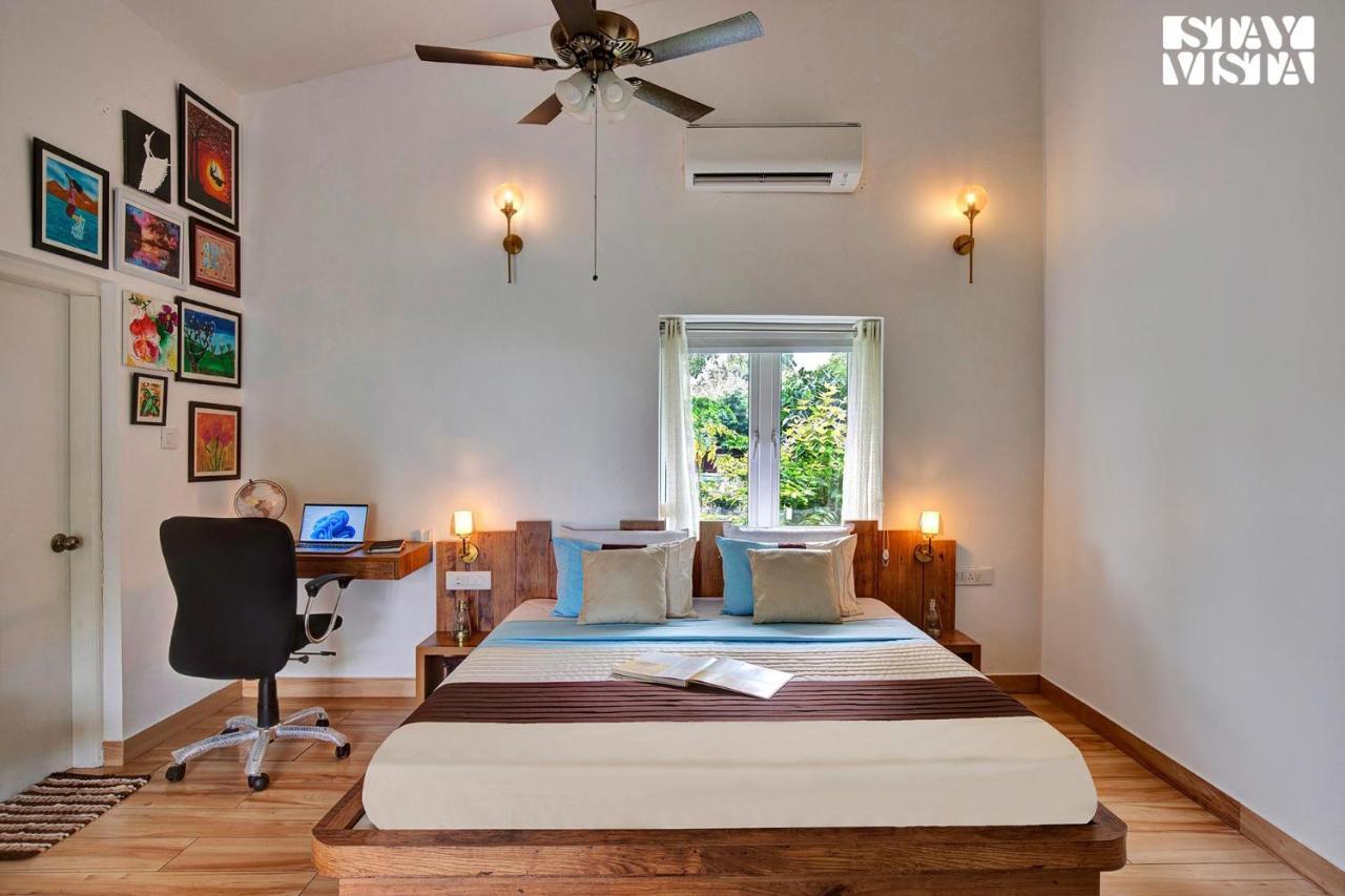Stayvista At Idyllic Farmhouse - A Glasshouse With Outdoor Pool คูร์เคาน์ ภายนอก รูปภาพ